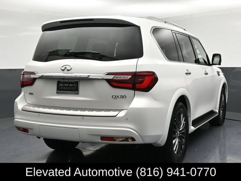 Used 2023 INFINITI QX80 Sensory w/ All-Season Package AWD/4WD image 4
