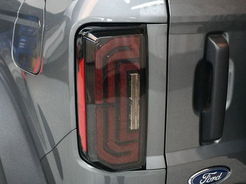 Used 2024 Ford Bronco Black Diamond image 12