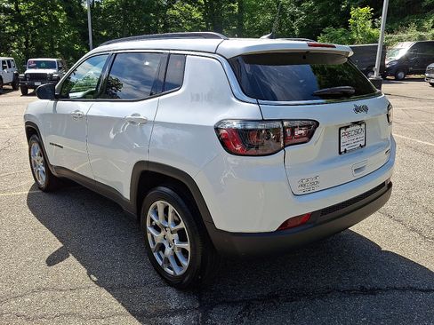 Certified 2023 Jeep Compass Latitude AWD/4WD image 5