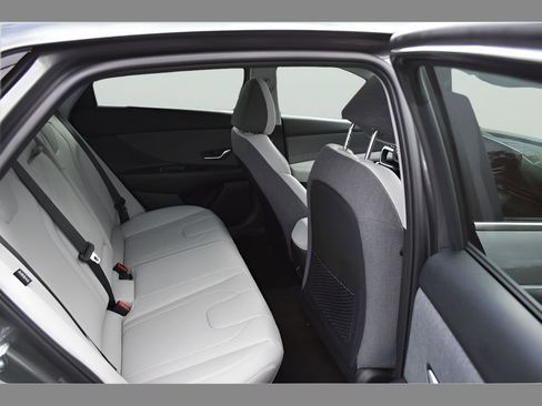 New 2026 Hyundai Elantra Limited FWD image 14