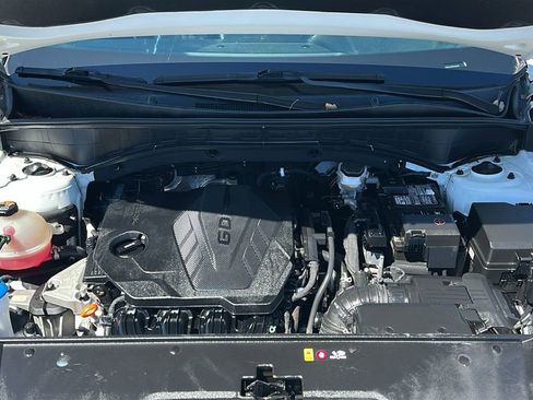 Used 2023 Kia Sorento S image 3