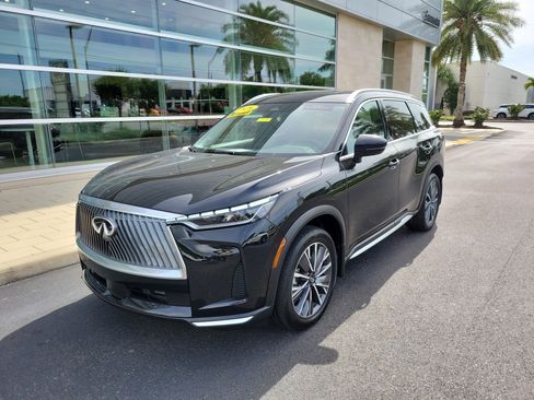 Certified 2026 INFINITI QX60 Luxe w/ Cargo Package FWD image 8