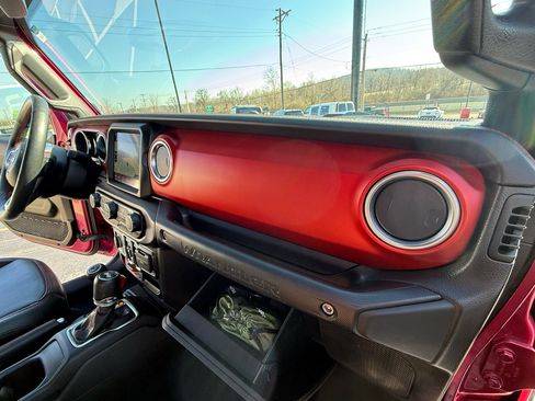 Used 2022 Jeep Wrangler Unlimited Rubicon w/ Xtreme Recon 35" Tire Package image 45