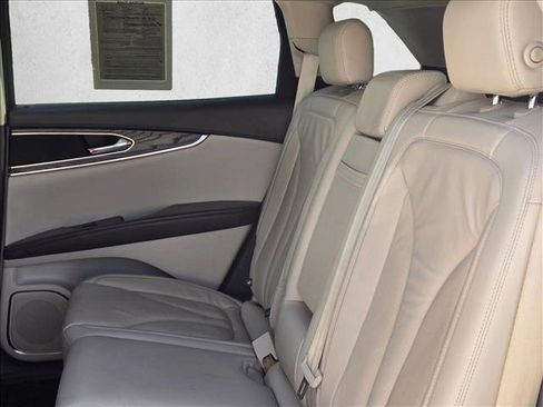 Used 2018 Lincoln MKX Select w/ Select Plus Package image 19