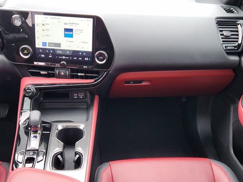 Certified 2024 Lexus NX 250 FWD w/ Premium Package image 33