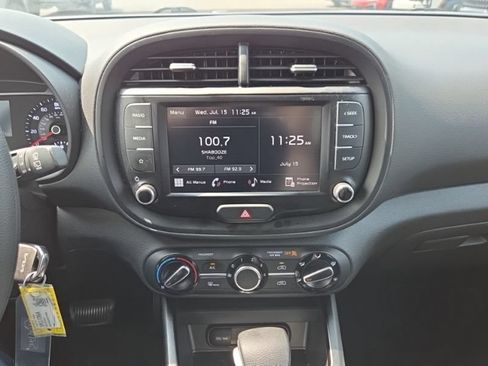 Used 2022 Kia Soul LX FWD image 13