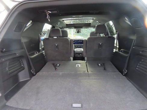 Used 2025 Chevrolet Traverse LT w/ Sun and Wheel Package AWD/4WD image 35