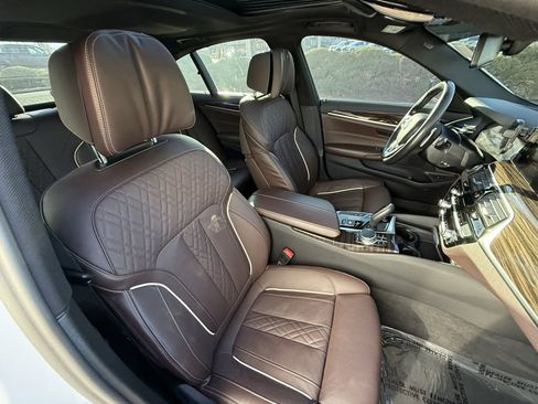 Used 2020 BMW 530i xDrive w/ M Sport Package image 42