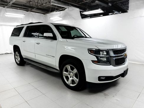 Used 2015 Chevrolet Suburban LT image 8