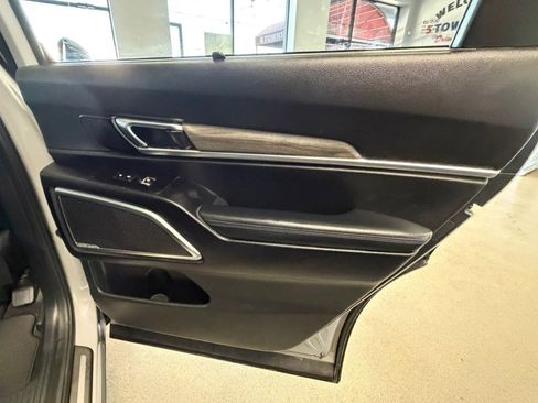Used 2021 Kia Telluride SX w/ SX Prestige Package image 32