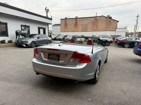 Used 2012 Volvo C70 T5 w/ Climate Pkg image 3