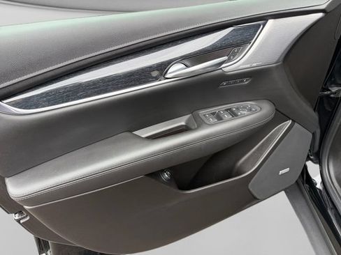 Used 2022 Cadillac XT5 Premium Luxury w/ Technology Package AWD/4WD image 11