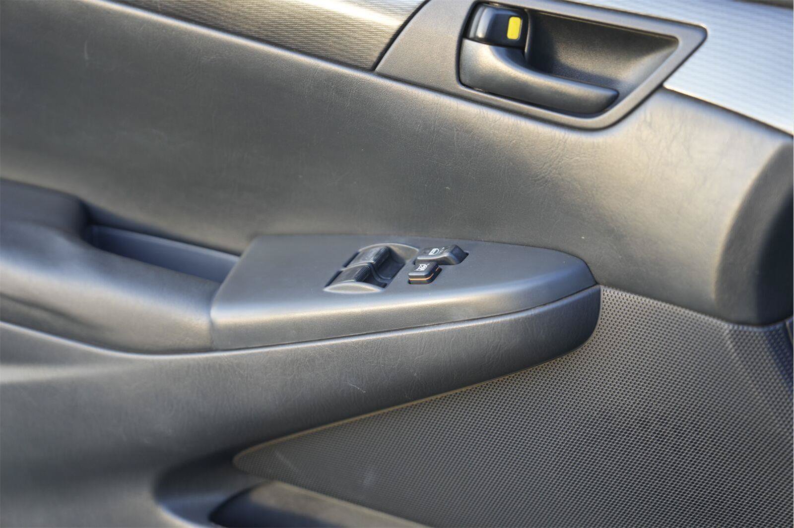 Used 2006 Toyota Solara SE FWD image 25