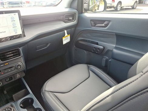 New 2025 Ford Maverick Lariat w/ Black Appearance Package image 11