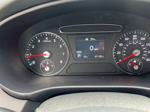 Used 2019 Kia Sorento LX Sport Utility 4D image 29