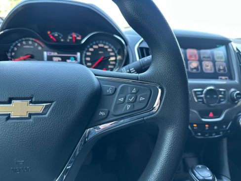 Used 2018 Chevrolet Cruze LT w/ LT True North Edition FWD image 34