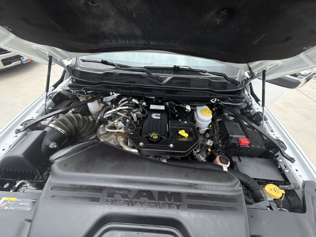 Used 2025 RAM 2500 Laramie AWD/4WD image 13