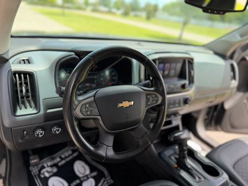 Used 2017 Chevrolet Colorado Z71 AWD/4WD image 12