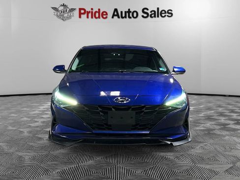 Used 2023 Hyundai Elantra SEL w/ Convenience Package image 2