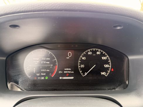 Certified 2025 Honda HR-V LX image 17