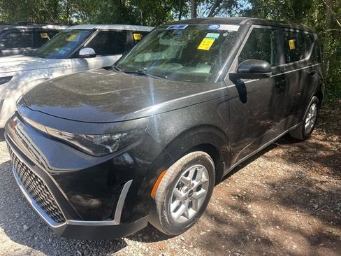 Used 2023 Kia Soul LX w/ LX Technology Package image 7