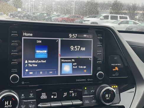 Used 2021 Toyota Highlander XLE image 44