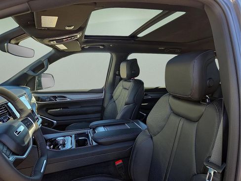 New 2026 Jeep Grand Wagoneer 4WD w/ Premium Group I image 13