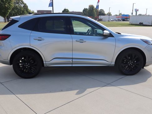 Used 2023 Ford Escape ST-Line Elite image 5