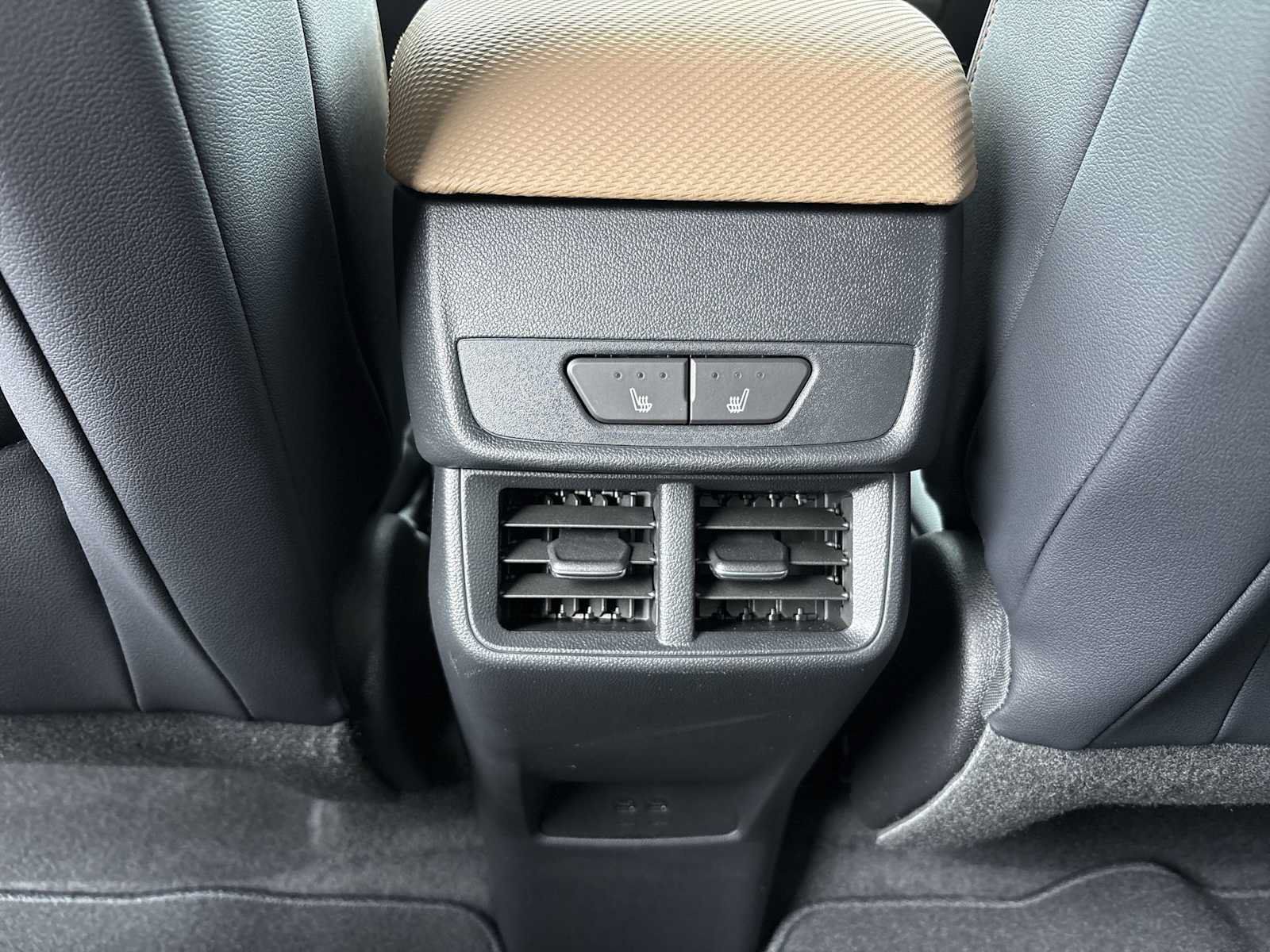New 2026 Chevrolet Equinox ACTIV w/ Convenience Package III AWD/4WD image 21