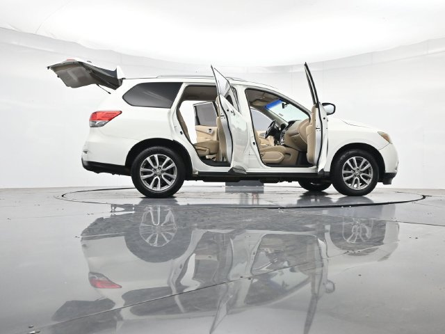 Used 2016 Nissan Pathfinder SV FWD image 54