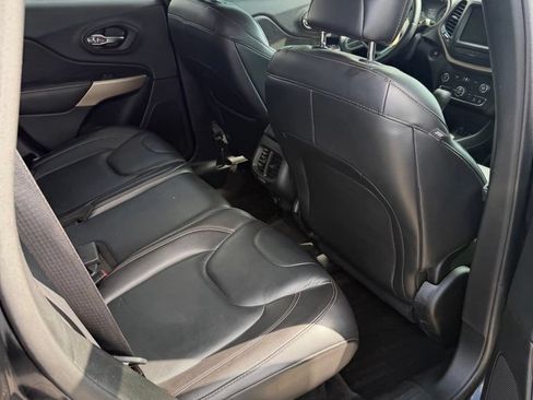Used 2017 Jeep Cherokee Limited AWD/4WD image 10