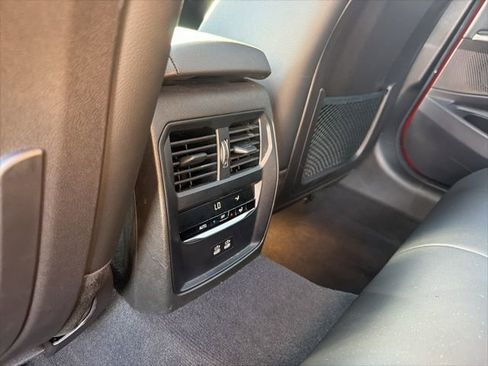 Used 2023 BMW 330i Sedan w/ M Sport Package image 23