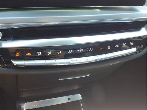 Used 2025 Cadillac Lyriq Luxury w/ LPO, Floor Liner Package AWD/4WD image 8