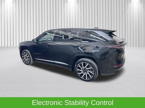 Used 2025 Jeep Wagoneer S Limited image 10