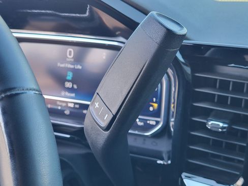 Used 2025 Chevrolet Silverado 2500 ZR2 w/ Technology Package image 25