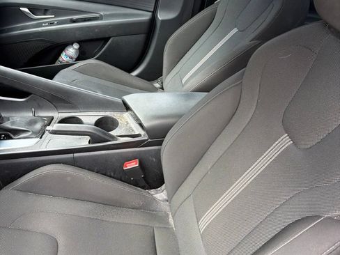 Used 2025 Hyundai Elantra SE FWD image 9