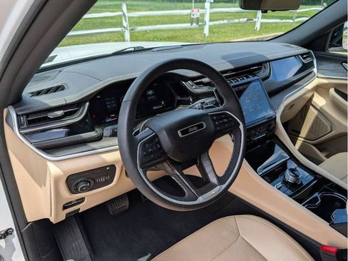 Used 2022 Jeep Grand Cherokee Limited 4xe w/ Luxury Tech Group II AWD/4WD image 20