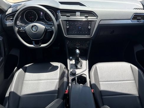 Used 2021 Volkswagen Tiguan SE w/ Panoramic Sunroof Package AWD/4WD image 10
