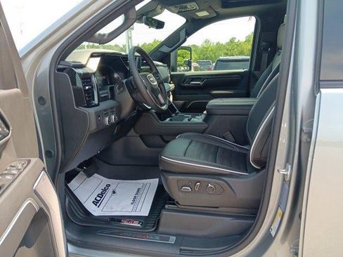 New 2026 GMC Sierra 2500 AT4X w/ LPO, Black Badging Package AWD/4WD image 7