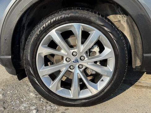 Used 2022 Ford Explorer Platinum w/ Equipment Group 601A AWD/4WD image 13