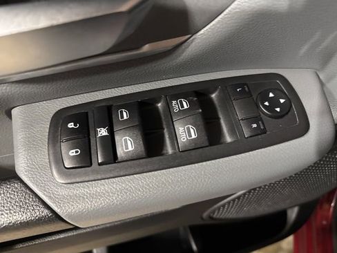 Used 2020 RAM 1500 Big Horn AWD/4WD image 3