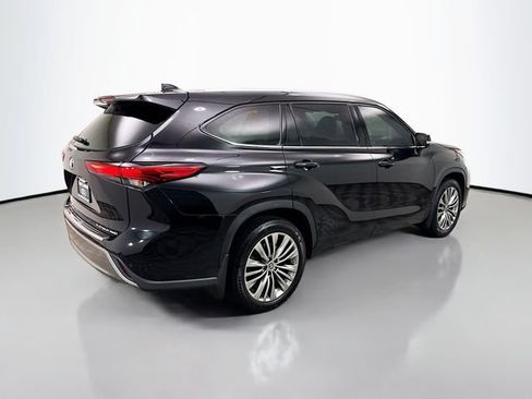 Used 2021 Toyota Highlander Platinum AWD/4WD image 7