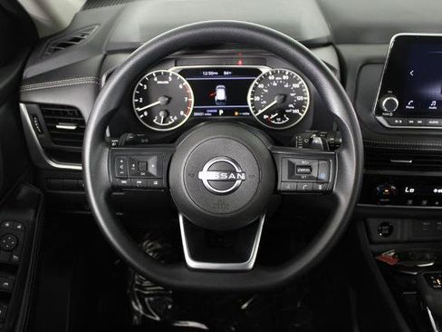 Certified 2024 Nissan Rogue SV FWD image 10