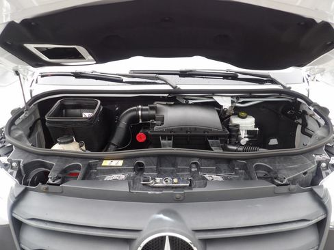 Used 2023 Mercedes-Benz Sprinter 2500 image 34