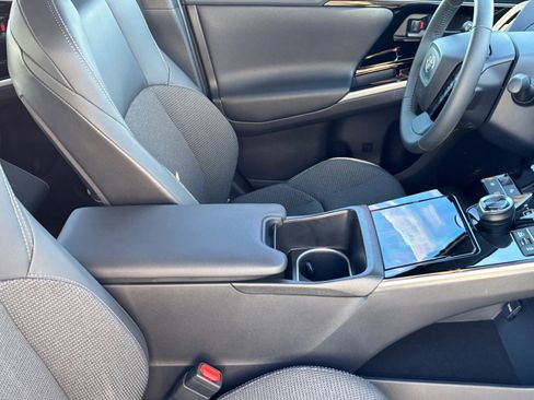 Used 2025 Toyota bZ4X XLE image 12