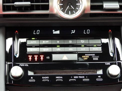 Used 2022 Lexus IS 300 RWD image 47