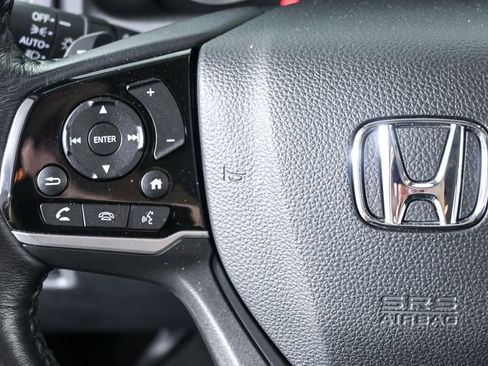 Used 2021 Honda Pilot Touring image 10