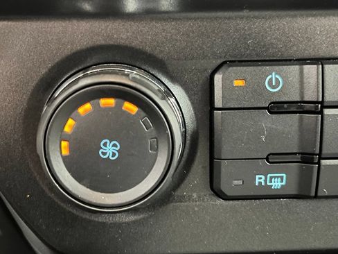 Used 2015 Ford F150 XLT w/ Equipment Group 301A Mid RWD image 6