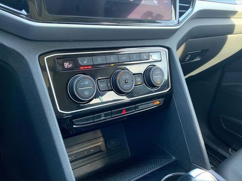 Used 2022 Volkswagen Atlas SEL Premium image 31