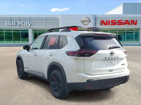 Used 2025 Nissan Rogue SV AWD/4WD image 3